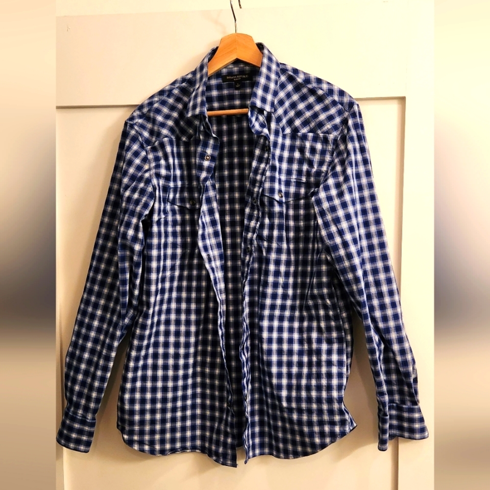 Banana Republic Men’s Slim Fot Button Down dress shirt Blue Size L